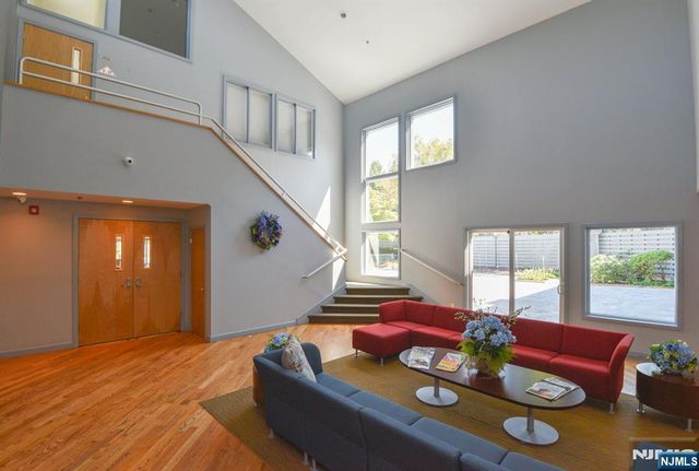 14 Parsons Court, Mahwah, NJ 07430