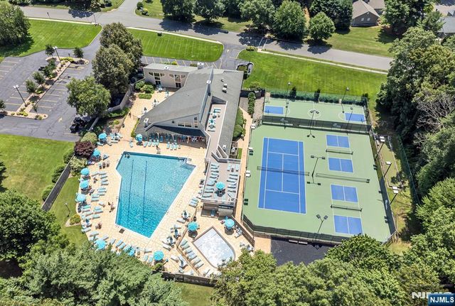 14 Parsons Court, Mahwah, NJ 07430