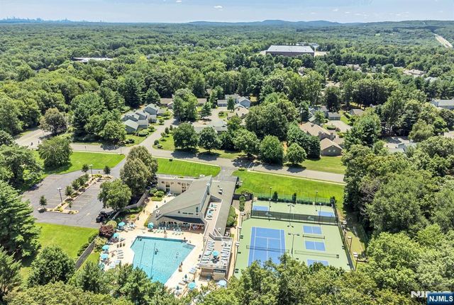 14 Parsons Court, Mahwah, NJ 07430