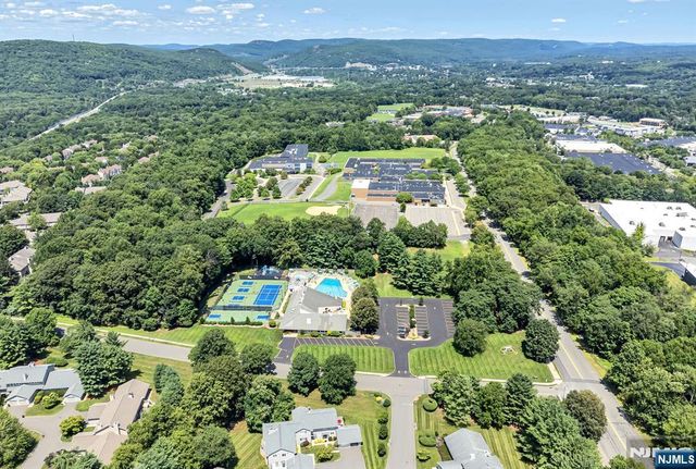 14 Parsons Court, Mahwah, NJ 07430