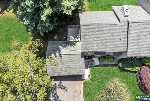 14 Parsons Court, Mahwah, NJ 07430