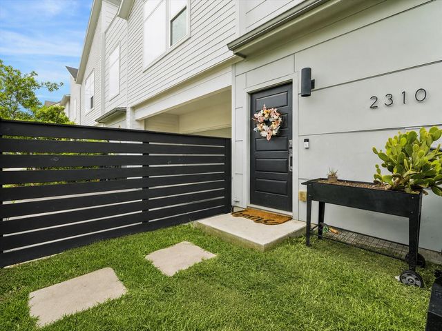 2310 Langston Street, Houston, TX 77007