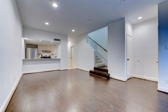 1920 Augusta Drive 19, Houston, TX 77057