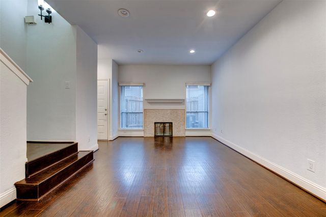 1920 Augusta Drive 19, Houston, TX 77057