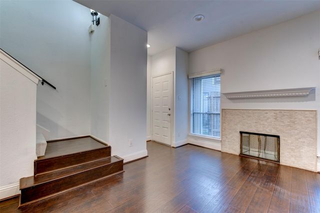 1920 Augusta Drive 19, Houston, TX 77057