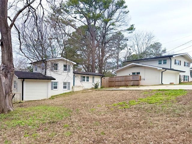 1352 N Hicks NW Circle, Conyers, GA 30012