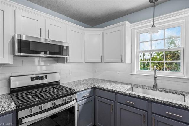 4542 Bottoms Rock Lane, Pfafftown, NC 27040