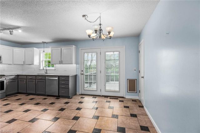 4542 Bottoms Rock Lane, Pfafftown, NC 27040