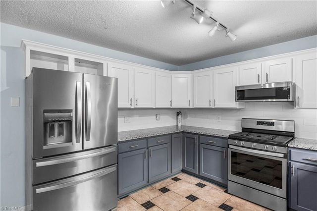 4542 Bottoms Rock Lane, Pfafftown, NC 27040