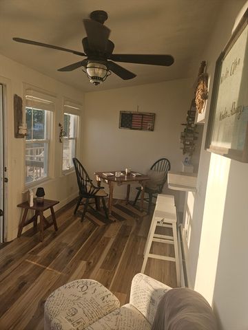 45 Cedar Ave, Portsmouth, RI 02871