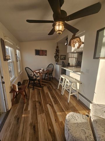 45 Cedar Ave, Portsmouth, RI 02871