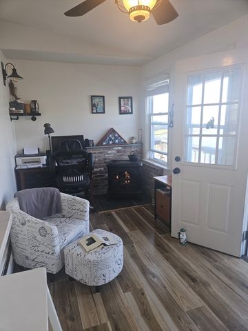 45 Cedar Ave, Portsmouth, RI 02871