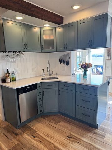 45 Cedar Ave, Portsmouth, RI 02871