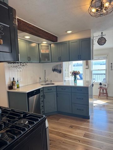 45 Cedar Ave, Portsmouth, RI 02871