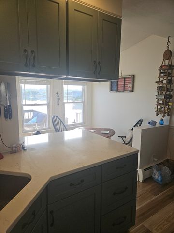45 Cedar Ave, Portsmouth, RI 02871
