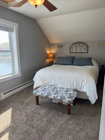 45 Cedar Ave, Portsmouth, RI 02871