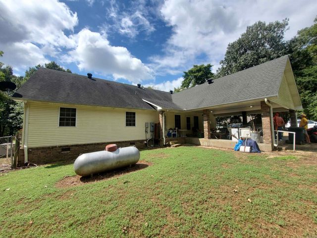 1377 W Court Street, Piggott, AR 72454