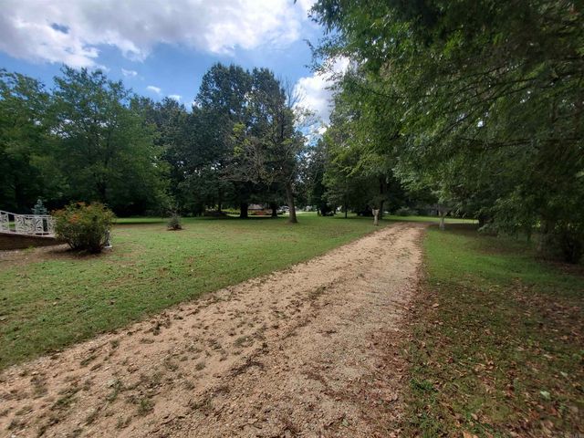 1377 W Court Street, Piggott, AR 72454