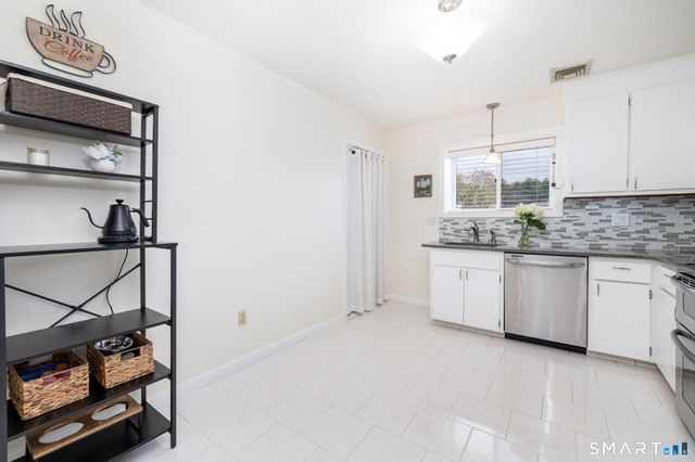 204 Summer Hill Drive 204, South Windsor, CT 06074