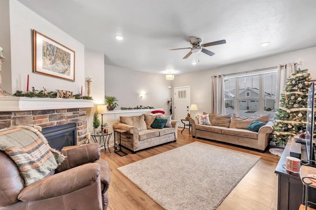 541 PEBBLESTONE CIRCLE, Hobart, WI 54155