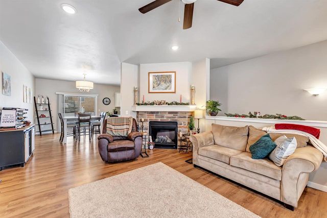 541 PEBBLESTONE CIRCLE, Hobart, WI 54155