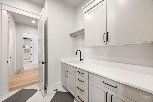 938 E Crescendo St, Meridian, ID 83642