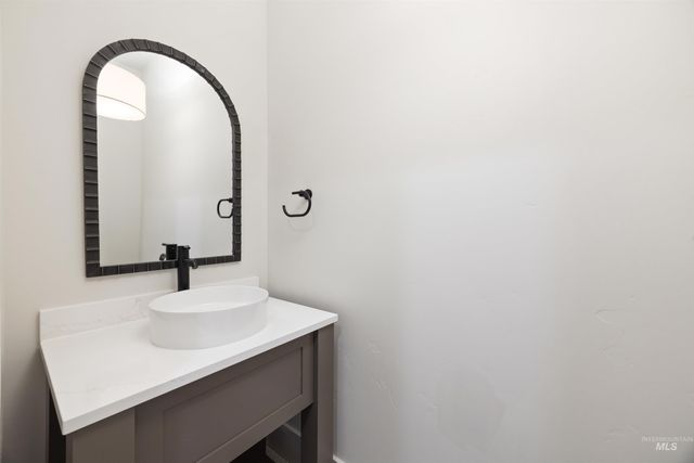 938 E Crescendo St, Meridian, ID 83642