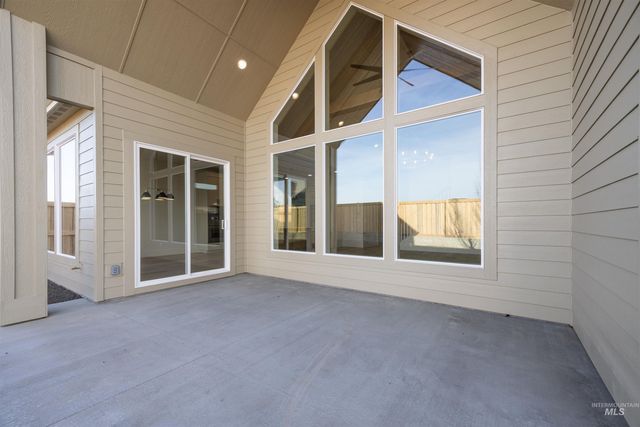 938 E Crescendo St, Meridian, ID 83642