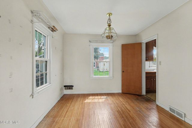2647 Stamford Drive, Toledo, OH 43614