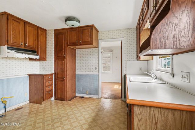 2647 Stamford Drive, Toledo, OH 43614