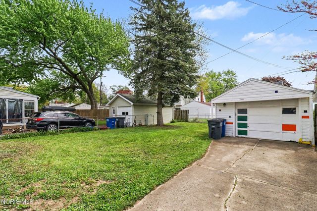 2647 Stamford Drive, Toledo, OH 43614