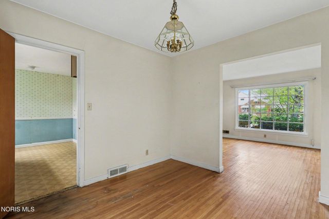 2647 Stamford Drive, Toledo, OH 43614