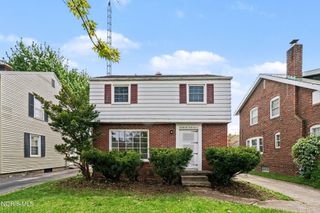 2647 Stamford Drive, Toledo, OH 43614