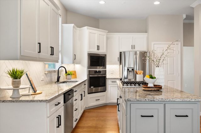 1116 Brook Arbor Drive, Mansfield, TX 76063
