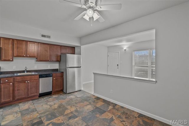 5225 Southwest Avenue, St Louis, MO 63139