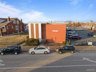 5225 Southwest Avenue, St Louis, MO 63139
