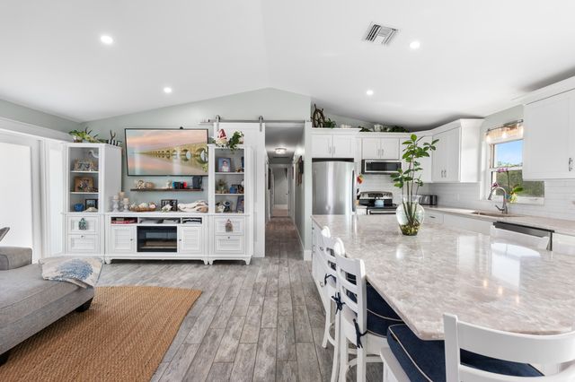 1325 Avenue H, Marathon, FL 33050