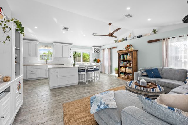 1325 Avenue H, Marathon, FL 33050