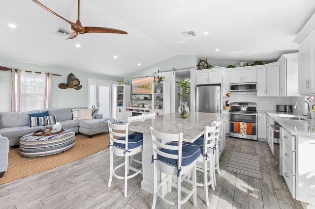 1325 Avenue H, Marathon, FL 33050