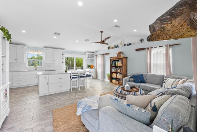 1325 Avenue H, Marathon, FL 33050