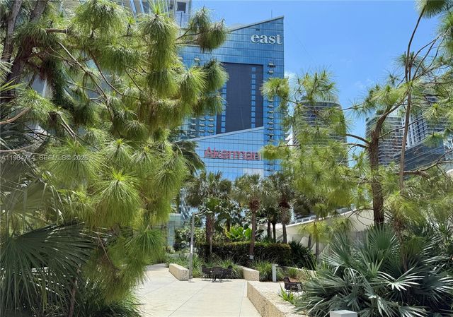 68 SE 6th St 806, Miami, FL 33131