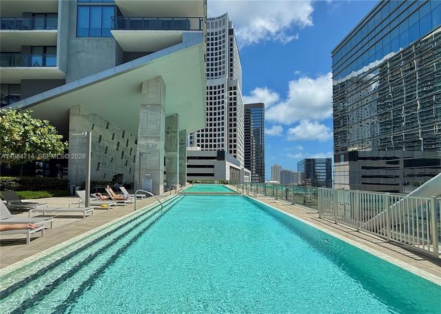 68 SE 6th St 806, Miami, FL 33131