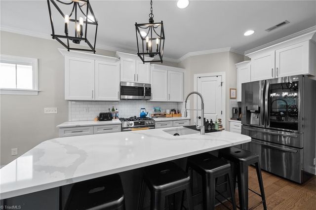 2748 Bartlett Lane, Clemmons, NC 27012