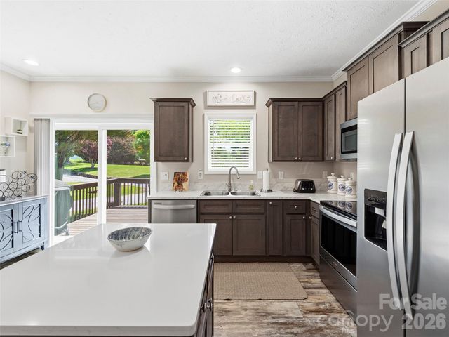 64 Drexel Road, Hendersonville, NC 28739