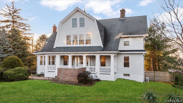 68 A Carlton Avenue, Port Washington, NY 11050