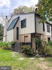 1809 IVY OAK SQ #61, Reston, VA 20190