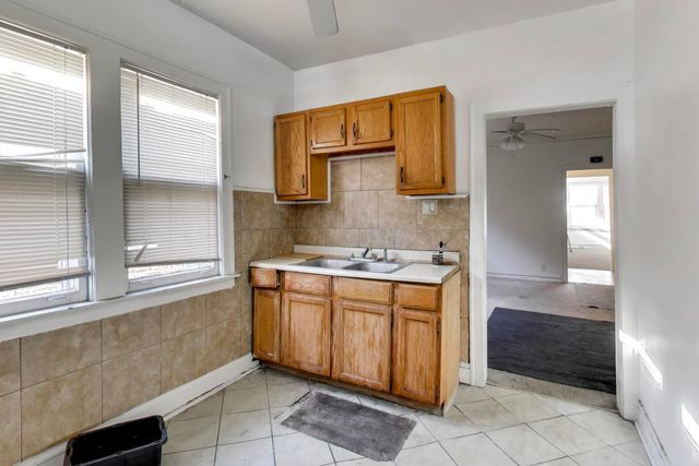 7611 S Marshfield Avenue, Chicago, IL 60620