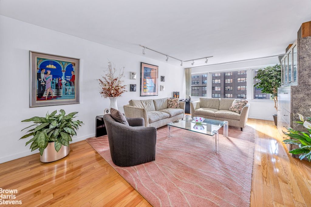 75 E End Ave Apt 9H, New York City, NY 10028