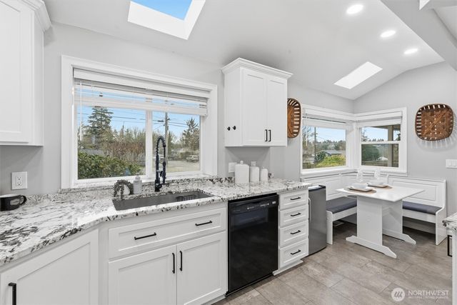 320 NW 110th Street, Seattle, WA 98177