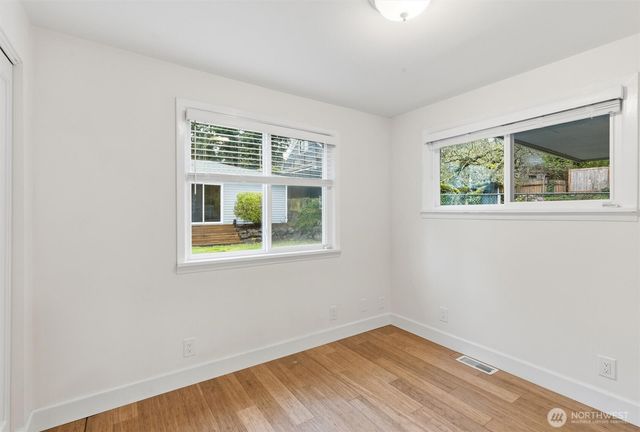 320 NW 110th Street, Seattle, WA 98177